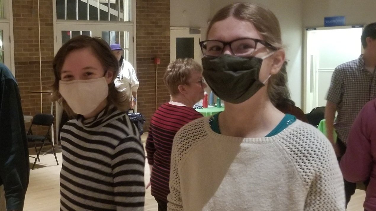 dancers doing a ceili dance