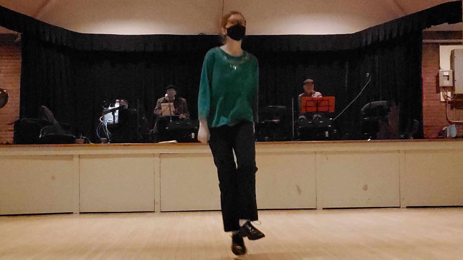 Dancer performing at IRL ceili